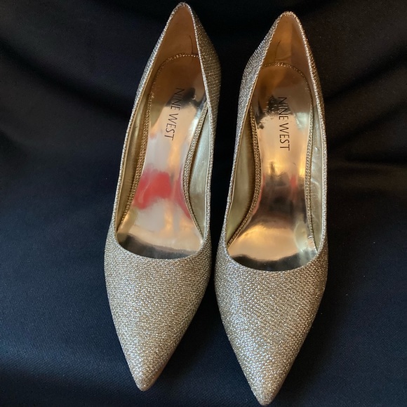 👠NWOT Nine West 7M Glittery Gold Heels - Picture 2 of 5